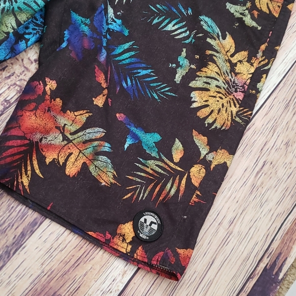 Tropical  Print Vans Board shorts🌴 - Picture 3 of 7